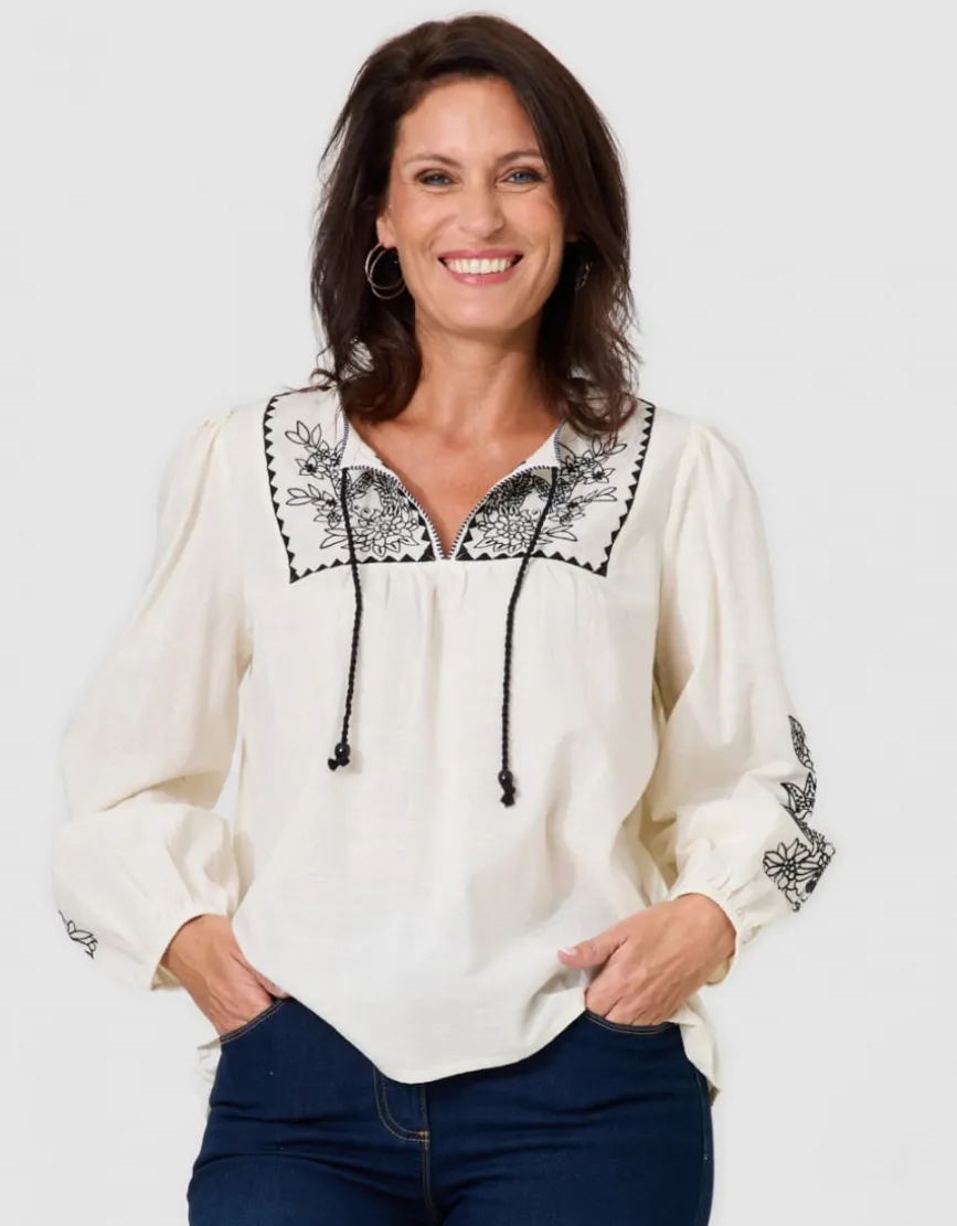 Blouse brodée écru noir