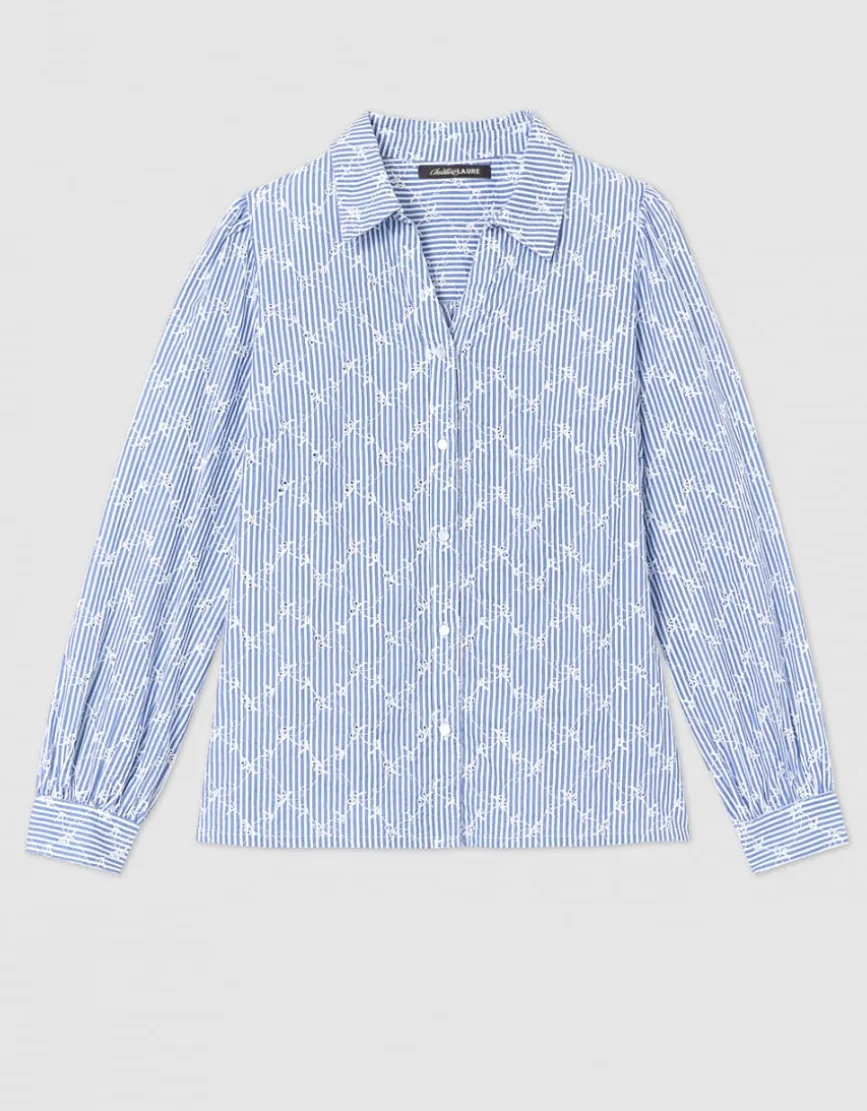 Chemisier brodé bleu ciel