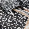 Foulard motif floral noir
