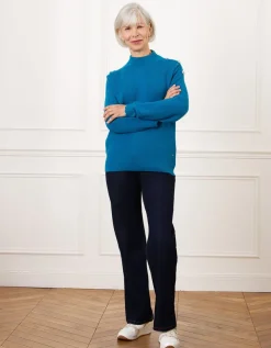 Pull chaud bleu boutons