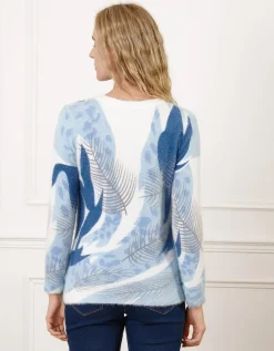 Pull duveteux bleu motif